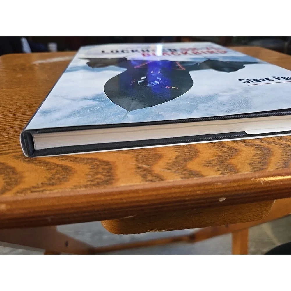 US USAF Lockheed SR-71 Blackbird Crowood Aviation Series ‎ Hardcover Refere...
